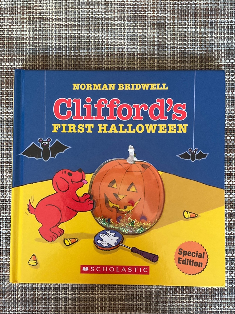 2 Clifford's  Halloween Books